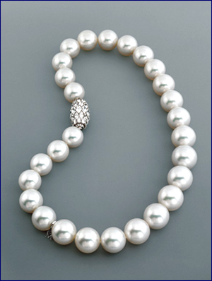 Collier di perle Mikimoto da un milione di dollari