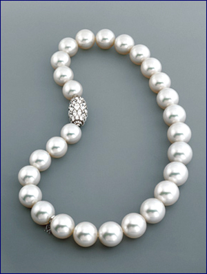 mikimoto-cultured-pearl-necklace