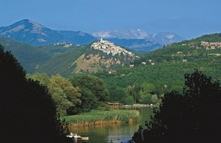 lago-di-piediluco-panorama-labro