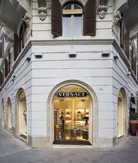 La nuova boutique Versace di Via Veneto