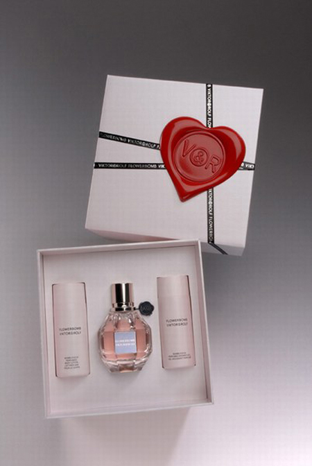 viktor-rolf-flowerbomb1