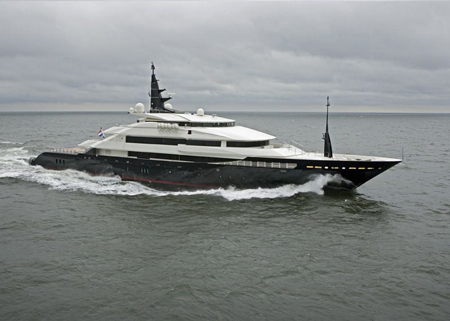 yacht_alfa_nero5381