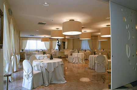 baia-dei-faraglioni-beach-resort-sala-cerimonie