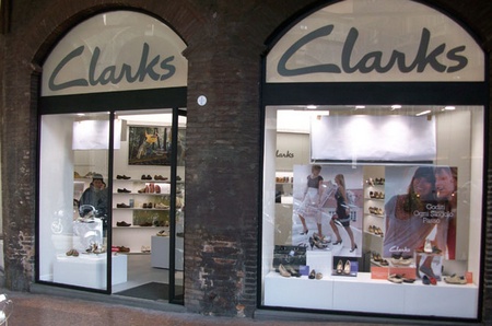 Bottega Veneta e Clarks - ampliamento punti vendita