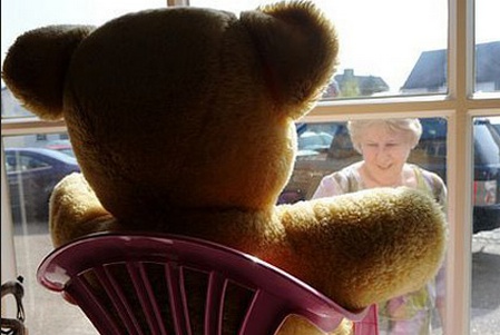 Teddy Bear in vendita con una casetta in borgo medievale per 495 mila sterline