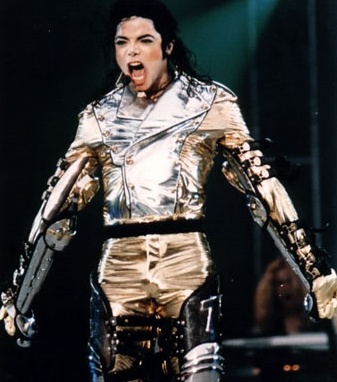 Michael Jackson - aste su internet, da autografi a lattine di bevande energetiche da lui sponsorizzate