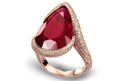 Chopard, anello in oro rosa, diamanti e rubino birmano