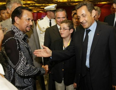 15 mila dollari spesi dal Sultano del Brunei per un taglio di capelli