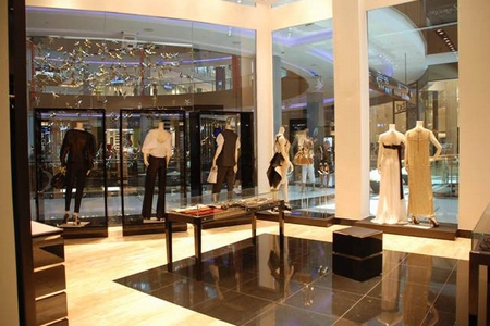 Gianfranco Ferrè, inaugura quattro boutique in contemporanea