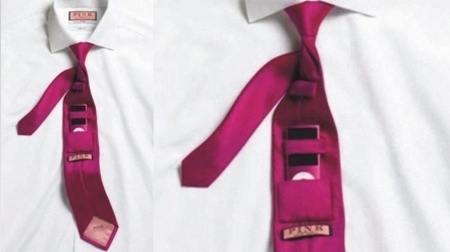 La cravatta con taschino per iPod by Thomas Pink. Idea regalo Natale 2009