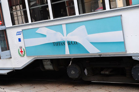 Idee regalo Natale 2009: Tram Tiffany & Co., lo shopping in giro per Milano