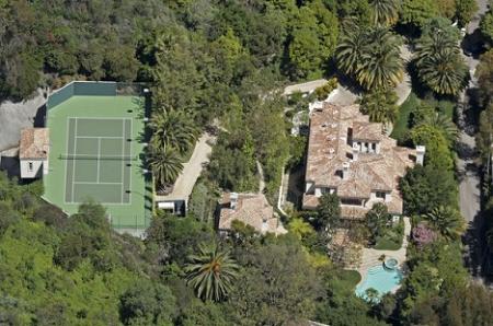 In vendita la villa a Beverly Hills di Sharon Stone