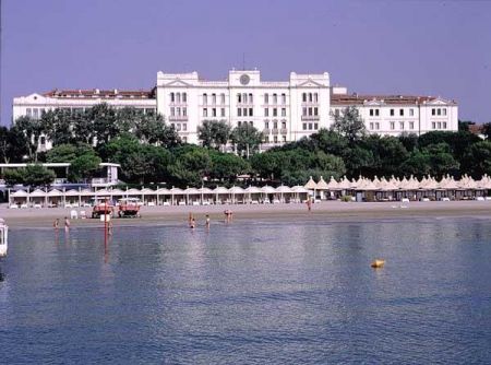 Venezia: tra il De Bains e l'Excelsior  sorgerà un residence di 70 appartamenti