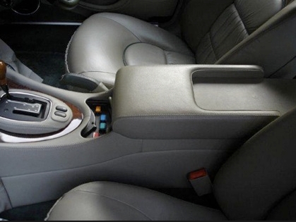 In vendita la Jaguard Daimler Majestic V8 della Regina Elisabetta II D'Inghilterra