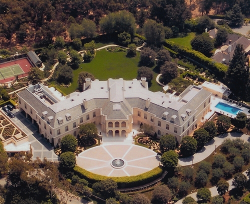 In Vendita a 150 milioni di dollari la villa di Aaron Spelling a Beverly Hills