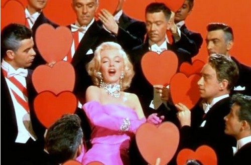 All'asta l'abito rosa indossato da Marilyn Monroe nel film Gli uomini preferiscono le bionde