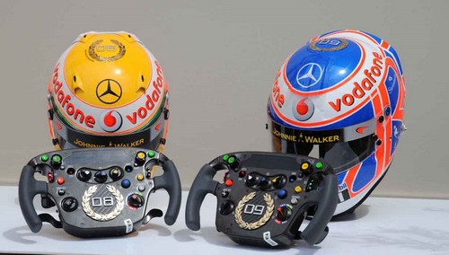 Casco e volante con diamanti per Button ed Hamilton della McLaren