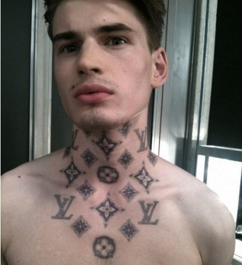Louis Vuitton: tattoo con il logo della maison