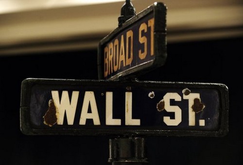Venduto a 115 mila dollari il cartello del vecchio incrocio Broad Street-Wall Street