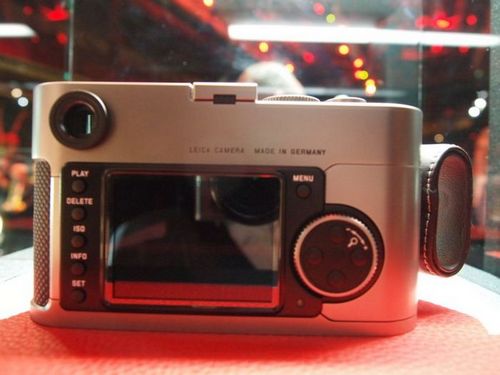  Leica M9 presenta la nuova macchina fotografica Leica M9 Titanium Limited Edition