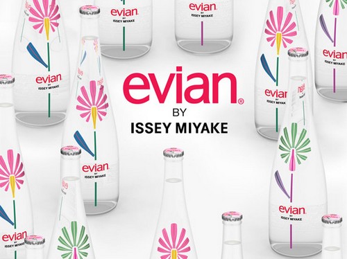 Issey Miyake collabora con Evian, per una edizione speciale della bottiglia