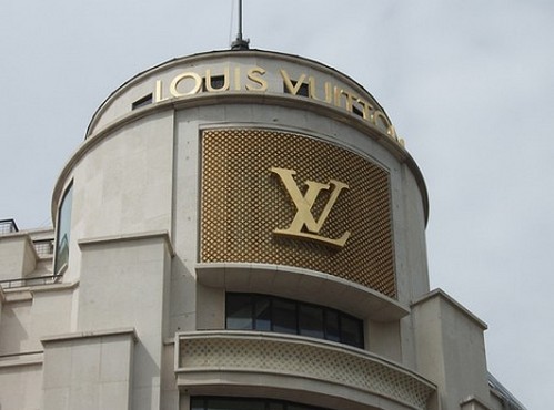 Louis Vuitton chiude le boutique un'ore prima a causa dei problemi di produzione