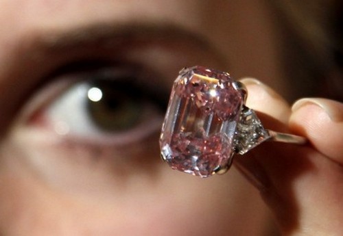 Da Sotheby's è all'asta il diamante più caro al mondo