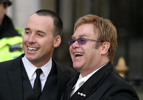 Elton John e David Furnish regalano un appartamento al figlio Zachary Jackson Levon