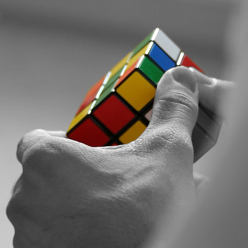Il Cubo di  Rubik firmato Dunhill London costa 1.950 dollari