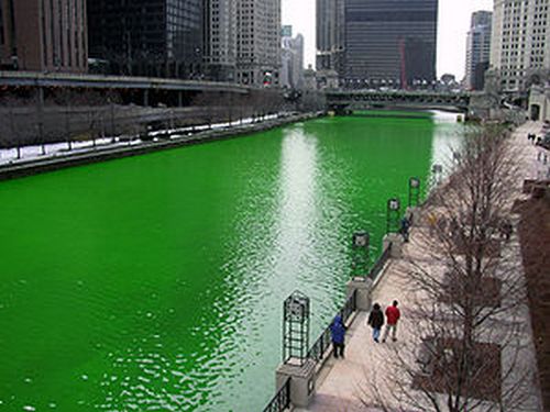 Chicago_River_dyed_green