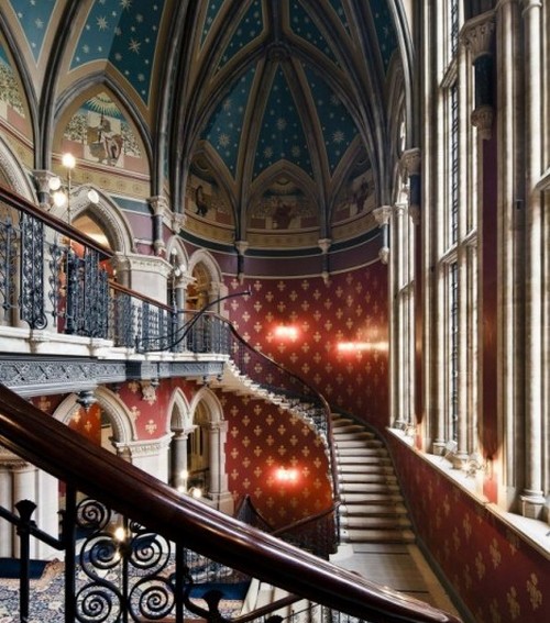grand-staircase-Renaissance-St-Pancras