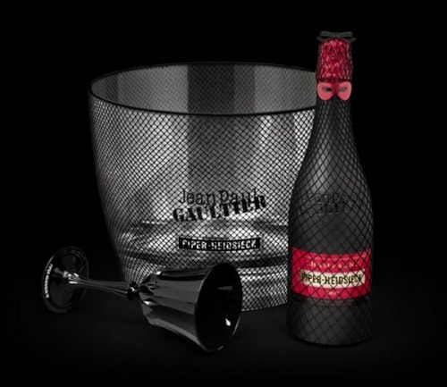 Jean Paul Gaultier veste la nuova bottiglia di champagne Piper Heidsieck