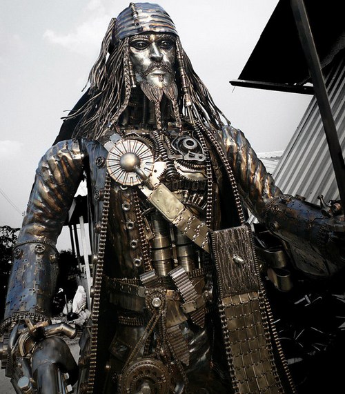Statua in ferro e acciaio di Jack Sparrow