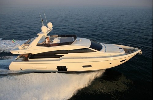 yacht ferretti 720