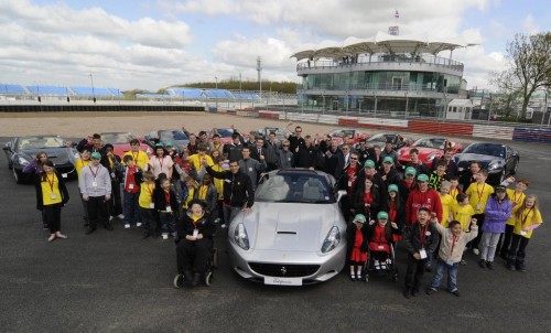 Ferrari California Experience: 50 ragazzi inglesi a Silverstone