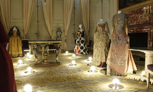 Mostra della storia della moda al Grand Trianon di Parigi fino al 9 ottobre