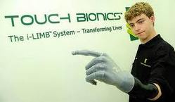 Regalata una mano bionica ad un ragazzo inglese