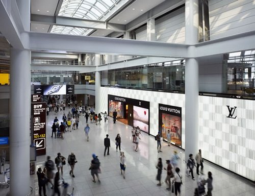 World’s-first-Louis-Vuitton-airport-store