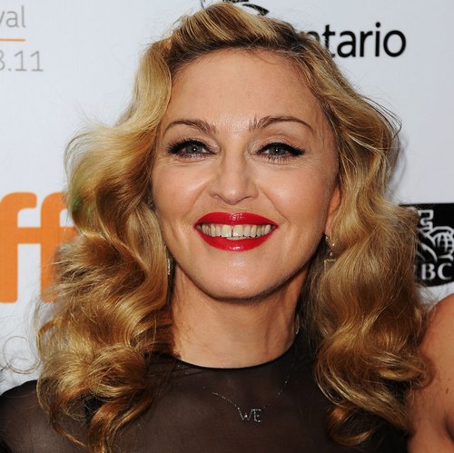 Madonna, vuole comperare casa a Verona