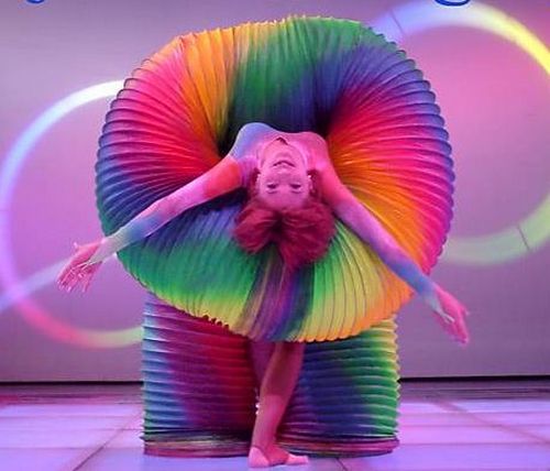 Human Slinky, il costume più costoso al mondo