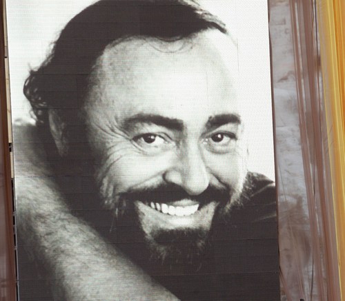 All'asta gli oggetti di Luciano Pavarotti a Parigi e New York