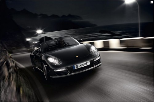 Porsche Boxster Black Edition: sportività austera