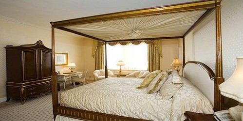 Al Waldorf Astoria di new York si affitta un appartamento di lusso a 135 mila dollari al mese