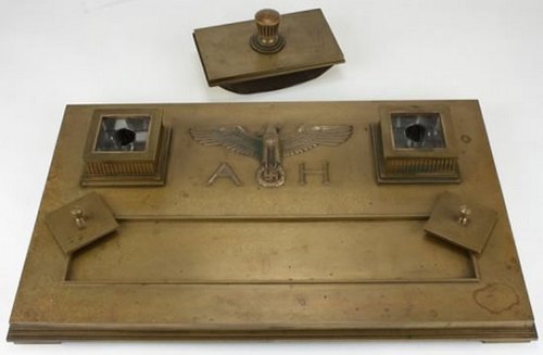 Adolf-Hitler’s-Desk-Set-1