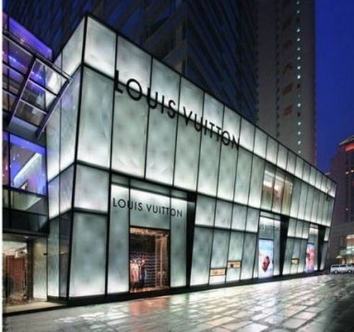 I milionari cinesi preferiscono la maison di lusso Louis Vuitton