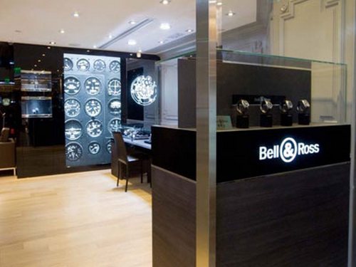 Bell & Ross con l'ultimo store sale a quota 7 in Asia