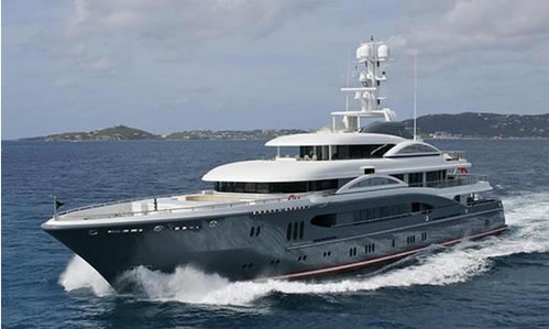 Shahid Khan vende il suo mega Yacht a 112 milioni di dollari