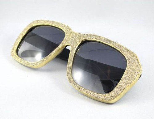 Gli occhiali Ultra Goliath 2 Diamond Edition tra oro e diamanti