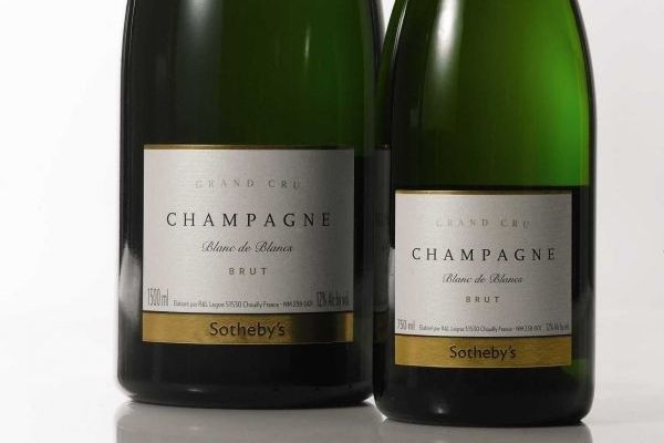 Sotheby’s e le bollicine: ecco il suo primo marchio di champagne