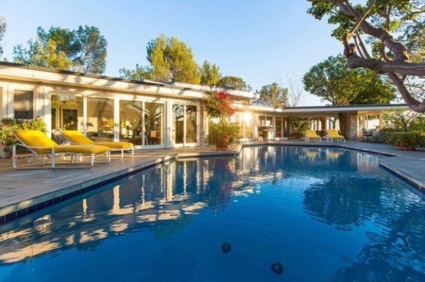 Villa di Elvis Presley a Beverly Hills in vendita
